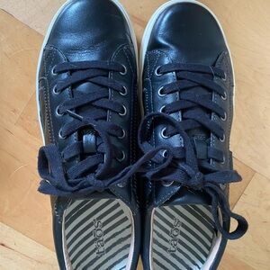 Taos Plim Soul black leather sneakers 9.5